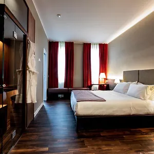 10 Keys Hotel