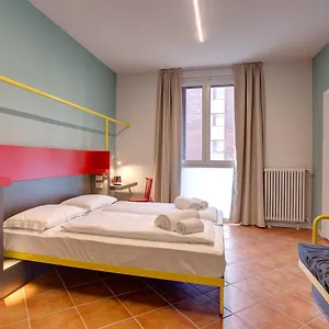 Albergue Meininger Garibaldi, Milão